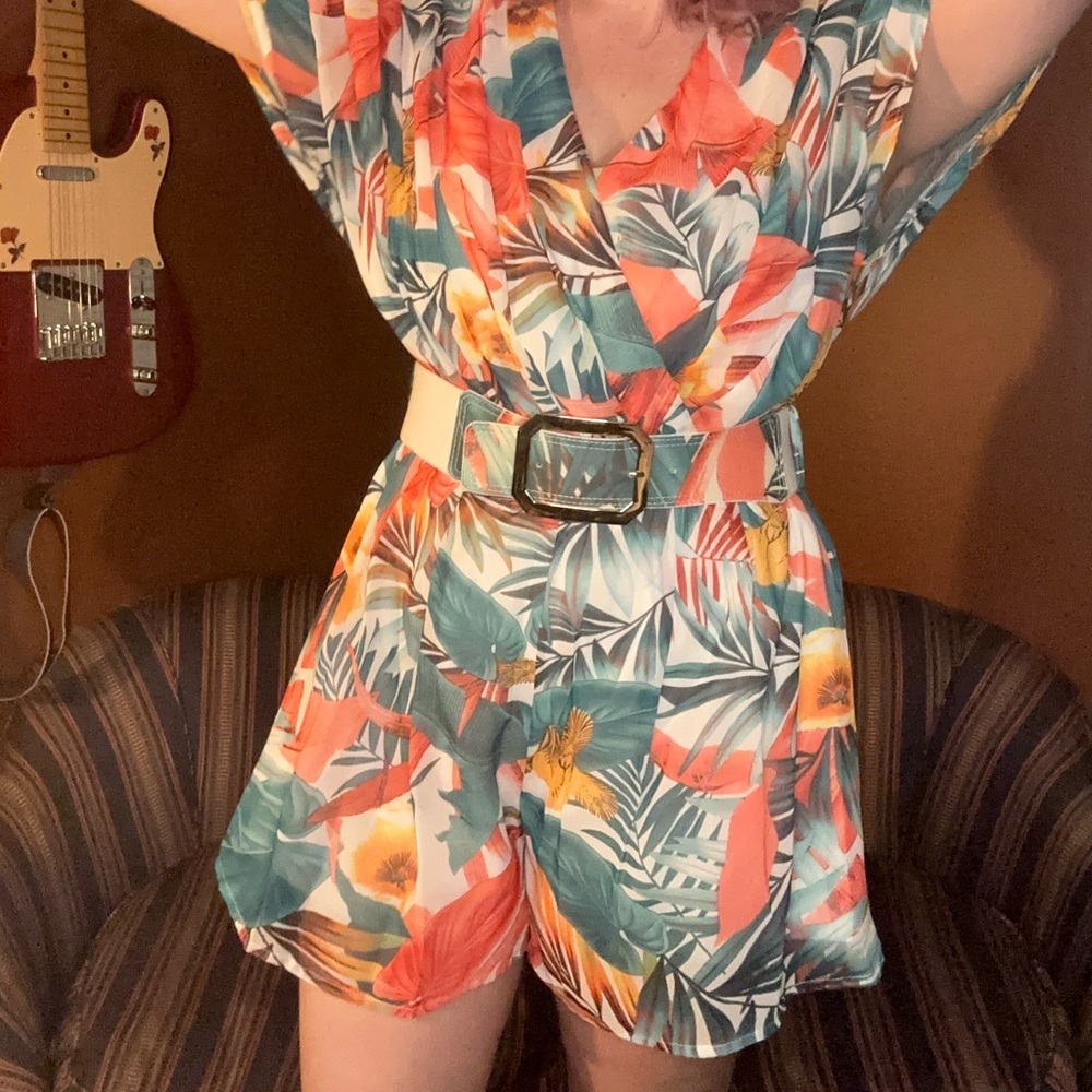 Miss Avenue tropical floral belted romper - Picture 4 of 5